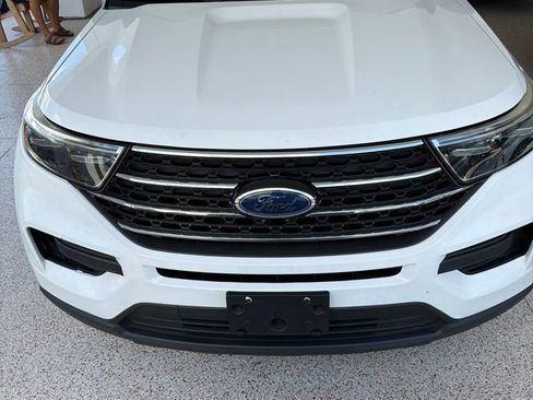Used 2020 Ford Explorer XLT w/ Comfort Package AWD/4WD image 2