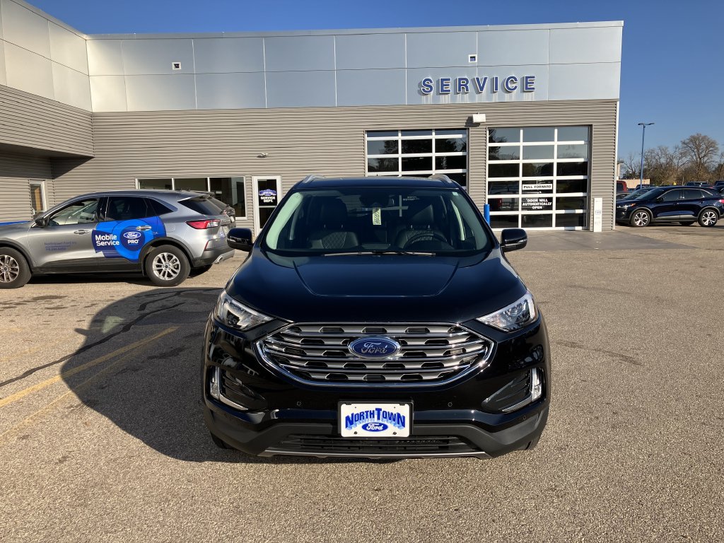 Used 2024 Ford Edge Titanium AWD/4WD image 3