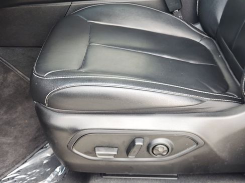 Used 2022 Jeep Grand Cherokee Limited image 24