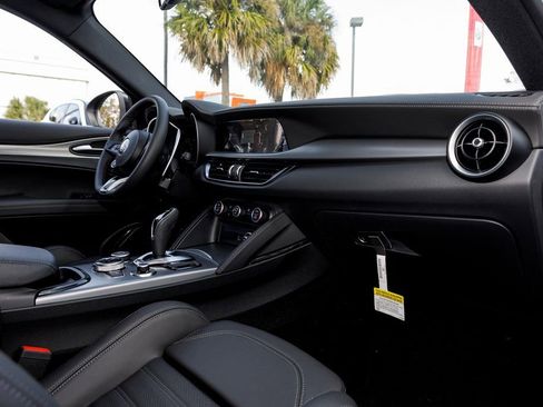 New 2025 Alfa Romeo Stelvio Sprint image 37