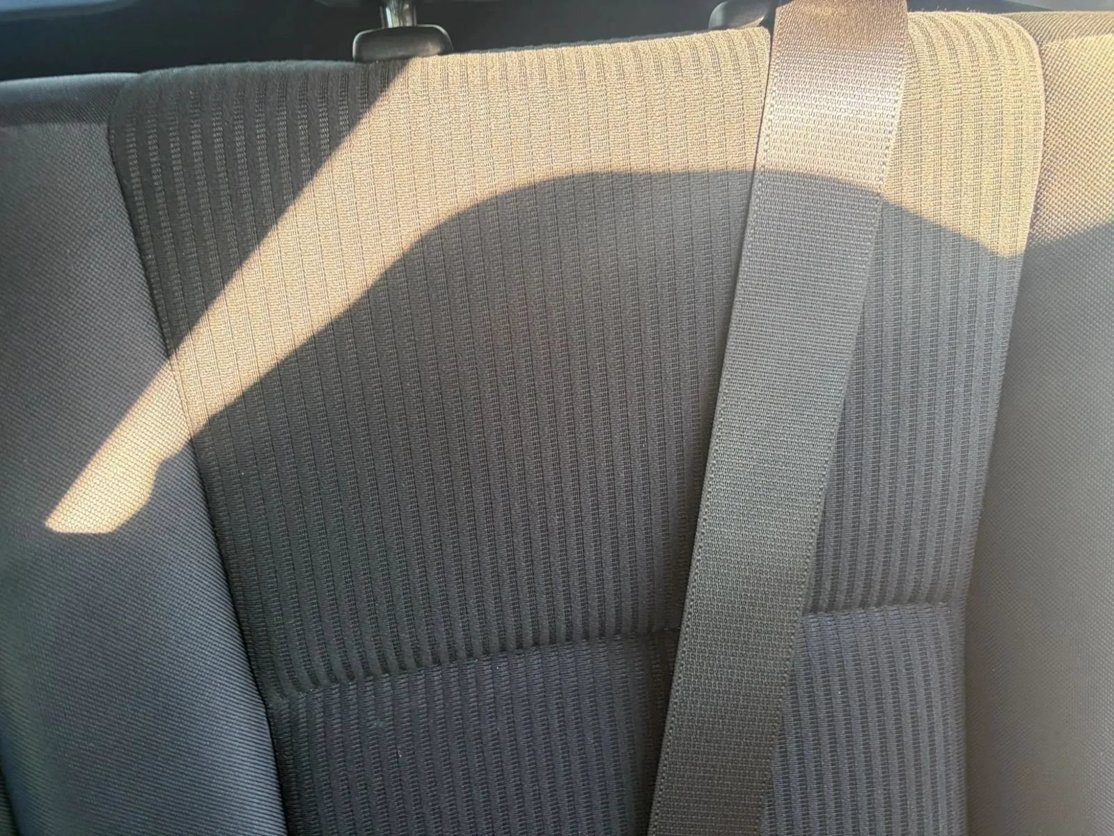 Used 2018 Toyota RAV4 LE FWD image 26