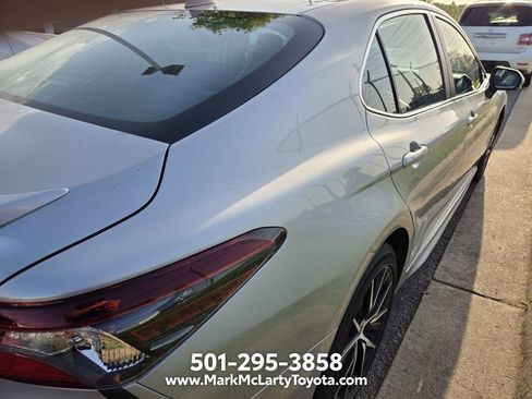 Used 2022 Toyota Camry SE FWD image 10