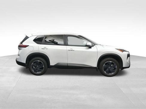 Used 2025 Nissan Rogue SV AWD/4WD image 6