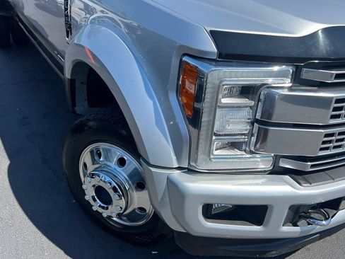 Used 2019 Ford F450 Platinum w/ Platinum Ultimate Package AWD/4WD image 2