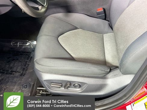 Used 2019 Toyota Camry LE FWD image 23