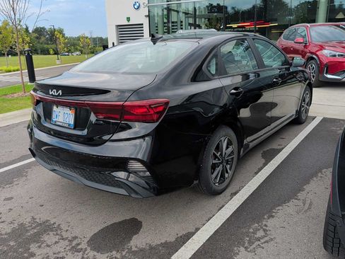 Used 2022 Kia Forte LXS FWD image 6