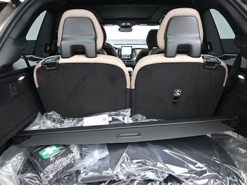 New 2026 Volvo XC90 B6 Ultra w/ Protection Package Premier image 32