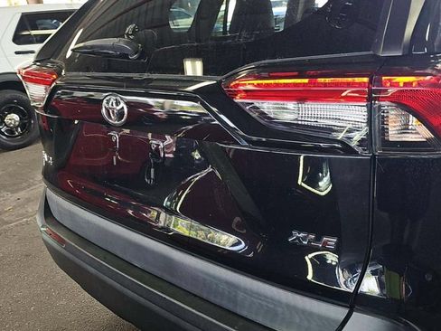 Used 2021 Toyota RAV4 XLE Premium FWD image 23