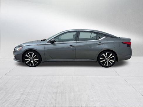 Used 2019 Nissan Altima 2.5 SR w/ SR Premium Package image 4