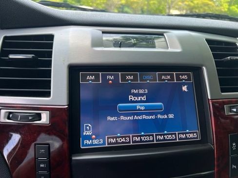 Used 2013 Cadillac Escalade Premium AWD/4WD image 40