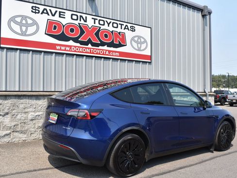 Used 2024 Tesla Model Y Long Range AWD/4WD image 5