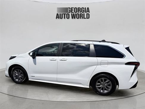 Used 2021 Toyota Sienna LE FWD image 10
