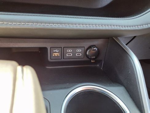 Used 2023 Toyota Highlander LE image 15