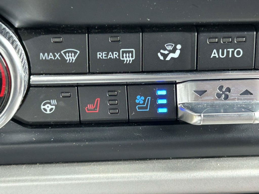 Used 2024 Ford Expedition Limited AWD/4WD image 17