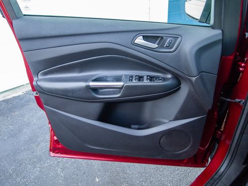 Used 2017 Ford Escape SE FWD image 11