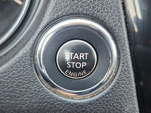 Used 2014 Nissan Rogue SV AWD/4WD image 21