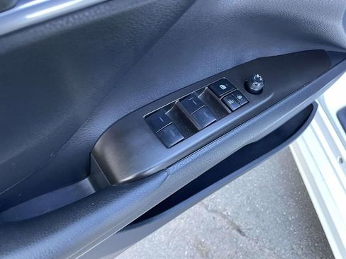 Used 2024 Toyota Camry SE image 27