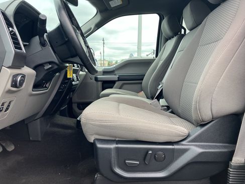 Used 2019 Ford F150 XLT w/ Equipment Group 302A Luxury AWD/4WD image 29