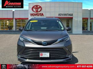Certified 2022 Toyota Sienna XLE w/ XLE Plus Package FWD video 2