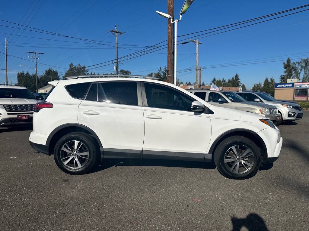 Used 2016 Toyota RAV4 XLE FWD image 4