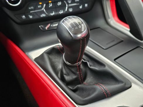 Used 2014 Chevrolet Corvette Z51 w/ 3LT Preferred Equipment Group image 28