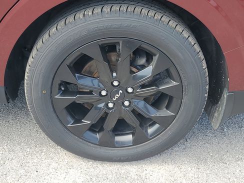 Used 2022 Kia Carnival SX image 7