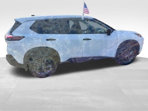 Used 2023 Nissan Rogue S AWD/4WD image 25