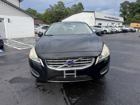 Used 2013 Volvo S60 T5 FWD image 2