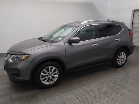 Used 2017 Nissan Rogue SV w/ SV Premium Package FWD image 2