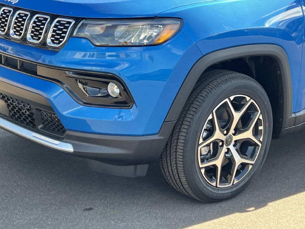 Used 2026 Jeep Compass Limited AWD/4WD image 10