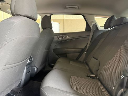 Used 2025 Kia Sportage LX FWD image 25