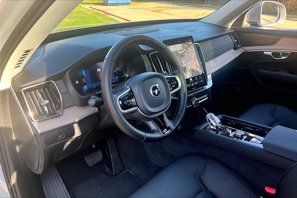 Certified 2026 Volvo XC90 B6 Plus AWD/4WD image 17