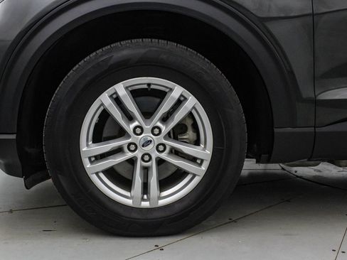 Certified 2023 Ford Explorer XLT w/ Equipment Group 202A image 10