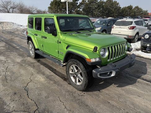 Used 2019 Jeep Wrangler Unlimited Sahara image 4