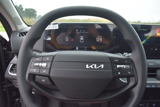 New 2026 Kia K4 FWD image 24