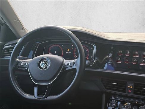 Used 2019 Volkswagen Jetta SEL image 24