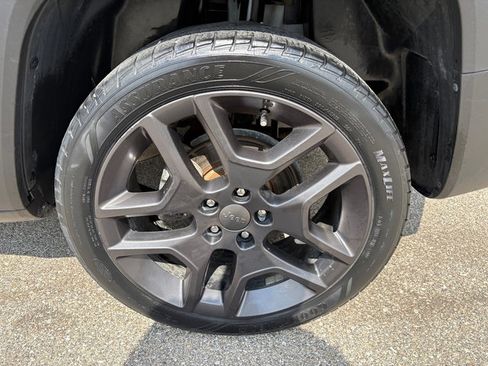 Used 2021 Jeep Renegade Latitude image 34