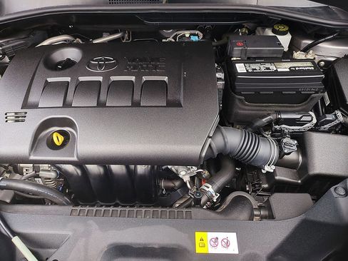Used 2019 Toyota C-HR XLE FWD image 33