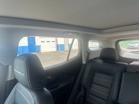 Used 2023 GMC Terrain Denali AWD/4WD image 9