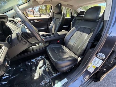 Used 2013 Lincoln MKZ FWD image 19