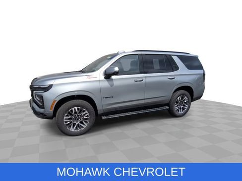 Used 2025 Chevrolet Tahoe Z71 w/ Comfort Package AWD/4WD image 4