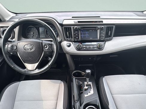 Used 2018 Toyota RAV4 XLE AWD/4WD image 19