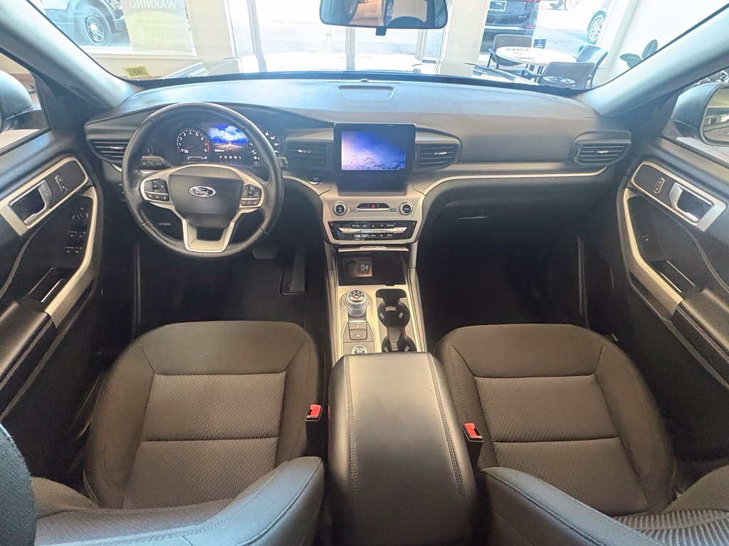 Used 2022 Ford Explorer XLT AWD/4WD image 25