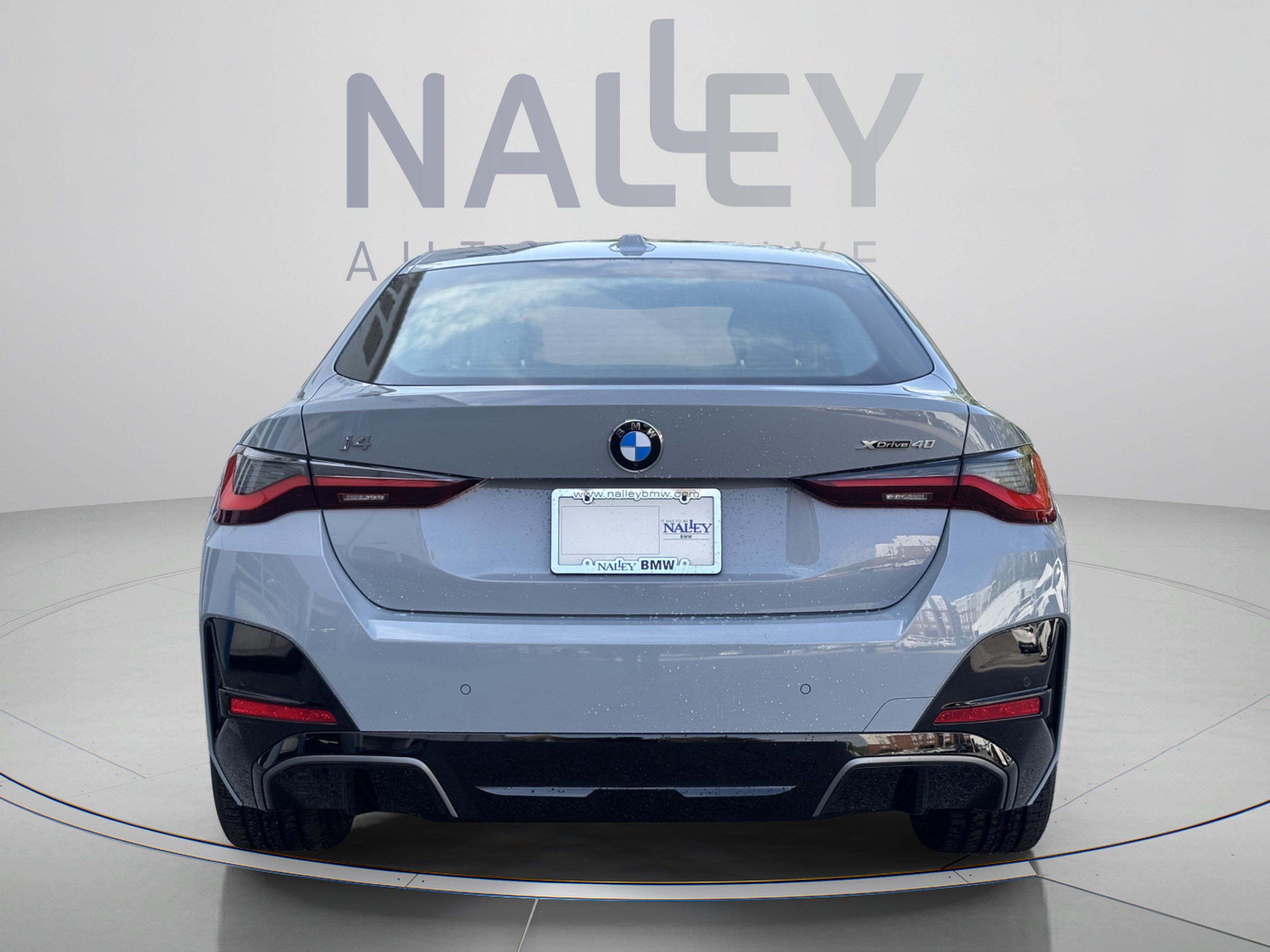 Used 2026 BMW i4 xDrive40i w/ M Sport Package AWD/4WD image 3
