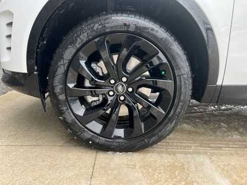 New 2025 Land Rover Discovery Sport Dynamic SE image 25