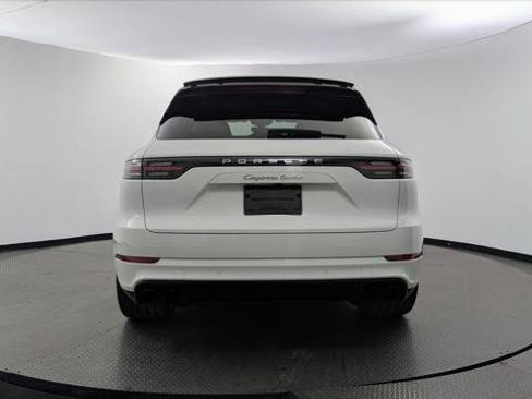 Used 2021 Porsche Cayenne Turbo AWD/4WD image 6