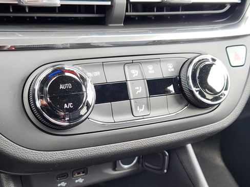 New 2026 Buick Envista Sport Touring FWD image 21