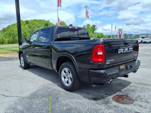 Used 2025 RAM 1500 Big Horn AWD/4WD image 3