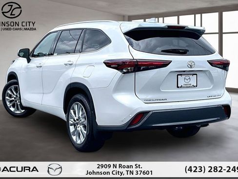 Used 2025 Toyota Highlander Limited AWD/4WD image 13