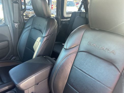 Used 2023 Jeep Wrangler Sahara w/ Cold Weather Group image 29